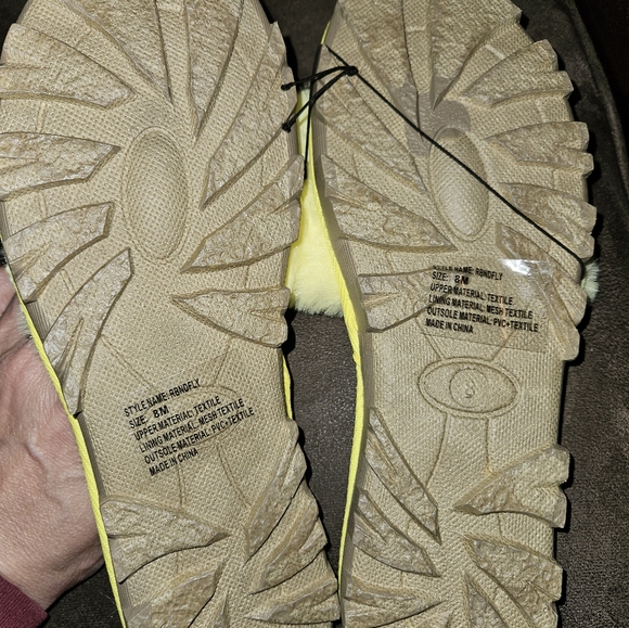 Rue21 yellow fuzzy slippers with butterflies. Size 8. - Picture 5 of 5